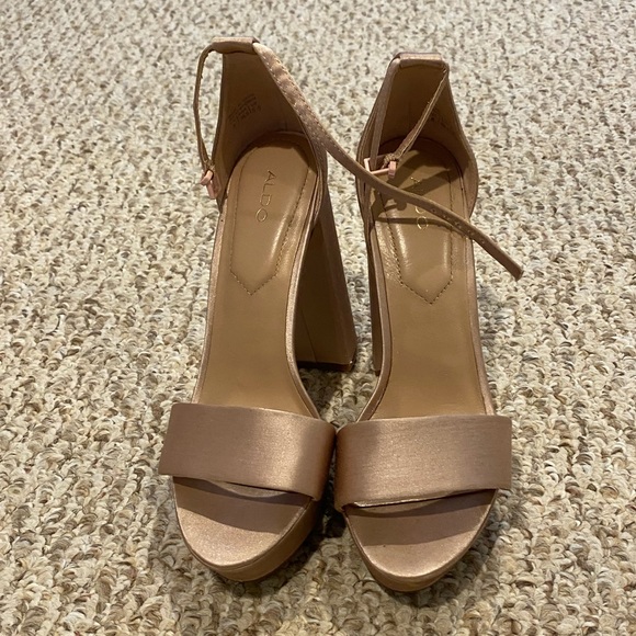 ALDO satin heels - Picture 1 of 3